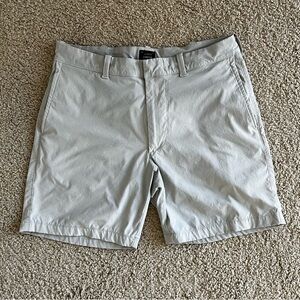 J Crew Light Khaki Tech Chino Shorts 31” W 7” Inseam